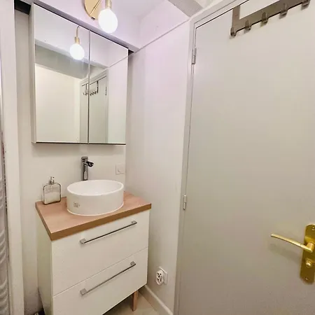 Duplex à 2 Min Des Arènes Et De La Maison Carrée