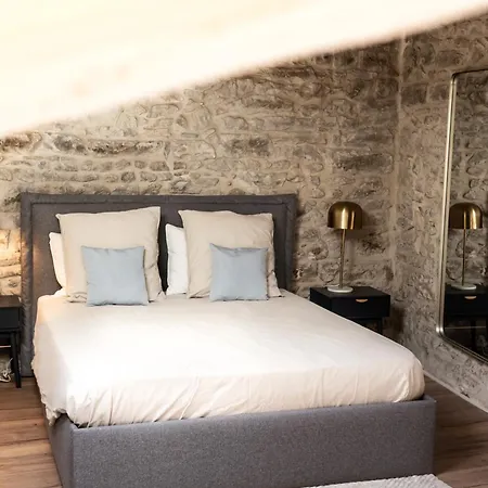 Apartment Duplex A 2 Min Des Arenes Et De La Maison Carree *