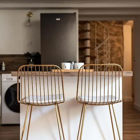 Duplex A 2 Min Des Arenes Et De La Maison Carree דירה