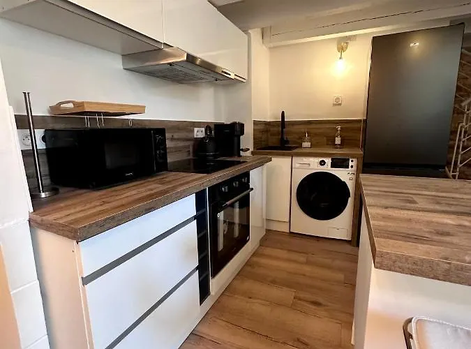 Duplex A 2 Min Des Arenes Et De La Maison Carree Apartment *